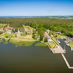 Reethus-am-hafen Reetdachhaus Westbrise Mit Garten Und Blick Aufs Wasser Semesterbostad Rankwitz