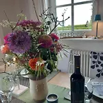 펜션 Reethus-am-hafen Reetdachhaus Westbrise Mit Garten Und Blick Aufs Wasser Rankwitz