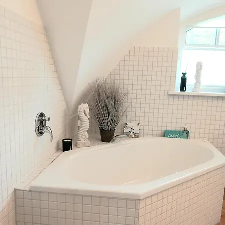 Reethus-am-hafen Westbrise 펜션 *